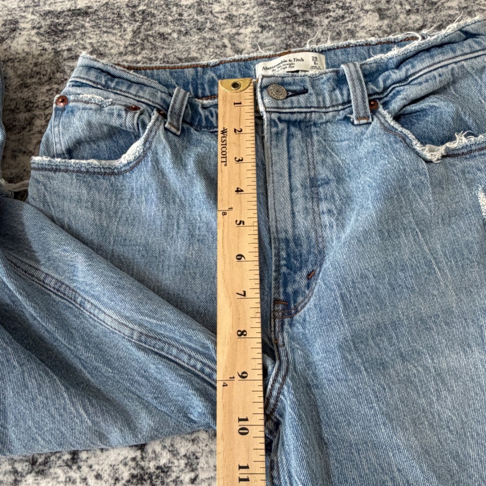 Abercrombie & Fitch The 90s Straight Jeans Women 28/6s Light Wash Distressed - Picture 10 of 12